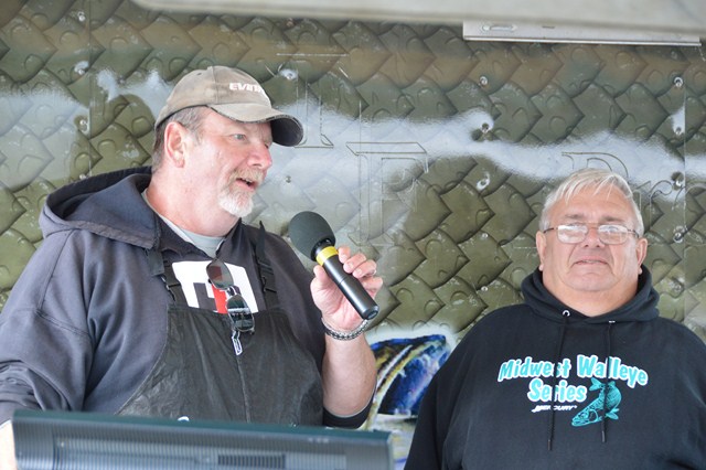 FB729563-E931-4846-BA5D-14201CA2117F