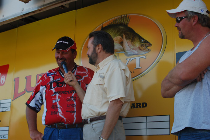 FB82FEA4-B077-48DF-96B7-2B9D6E6FFB03