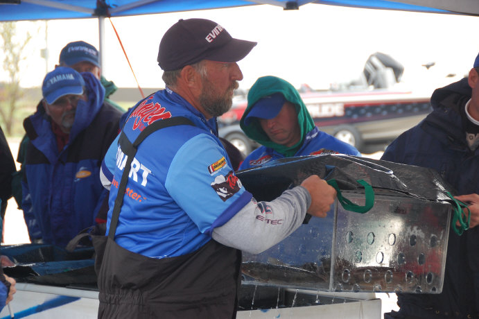 FB84ABC9-1413-4394-A751-5A5F0B95768A