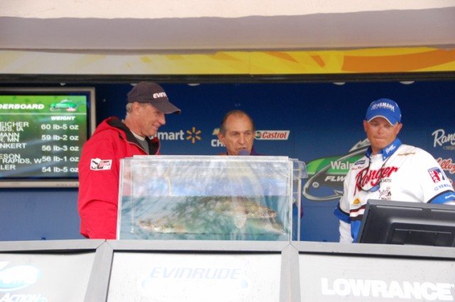 FBA00467-1187-49F9-9B69-58A94A25C954