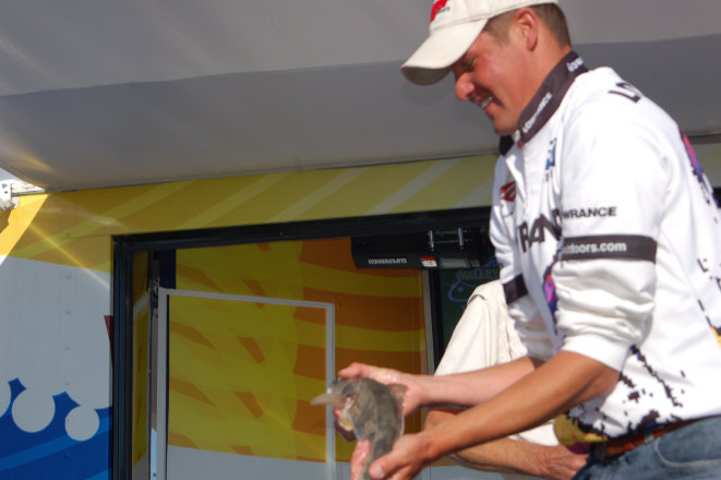 FBA402B7-AC01-4A14-8664-B8DE633E9A2F