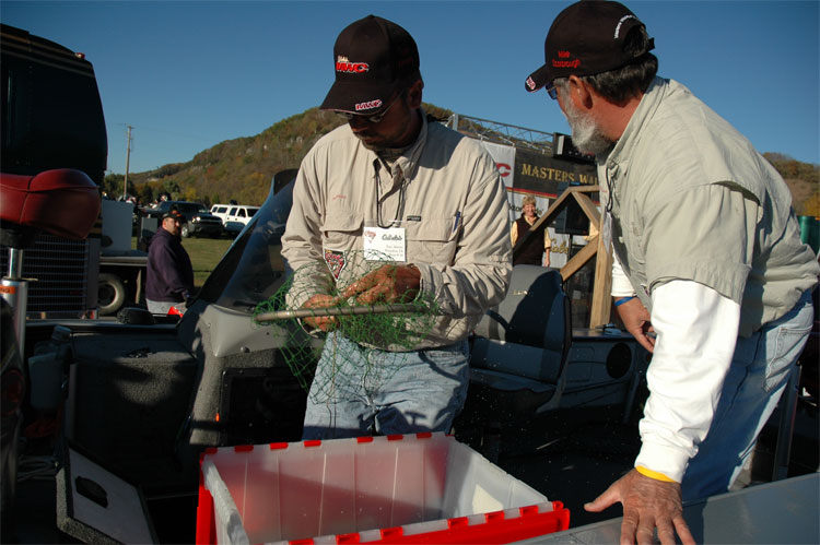 FC0B02EB-0F00-4923-80D7-1AA12F5E1CD5