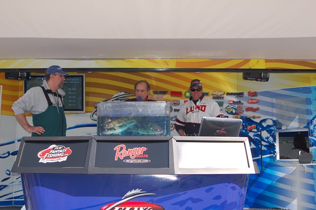 FC15040E-1E9D-4BF5-BF07-AD8FBE3E62FA