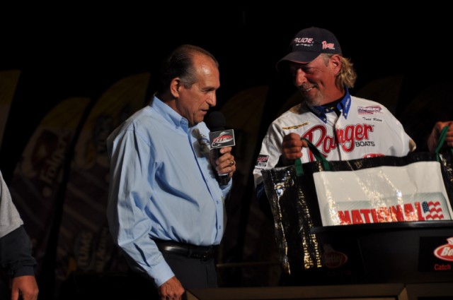 FC2B8BEB-66F3-400D-A274-72199364FBE9