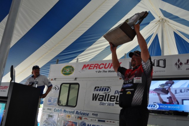 FC41F51A-668A-49BD-952A-14223BEE891C