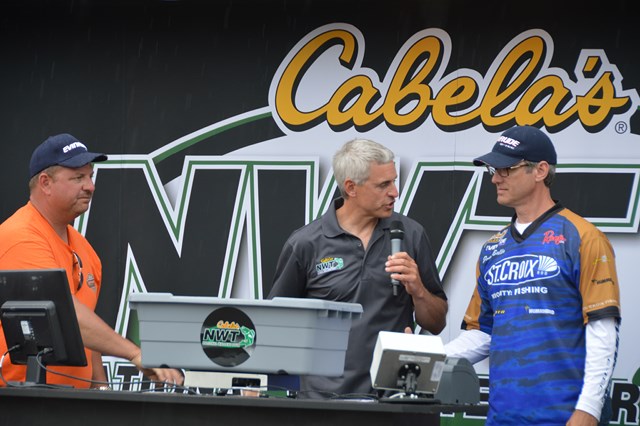 FC49C1F6-68B8-4A54-90C8-86211E2A348C