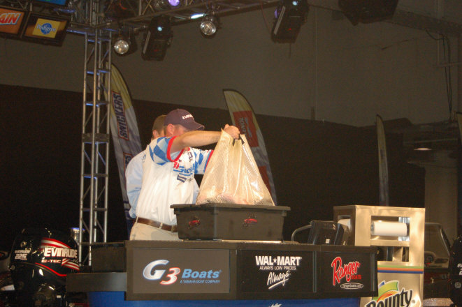 FC73FDE4-A4AB-45F8-8E12-6FA1A8F151A8