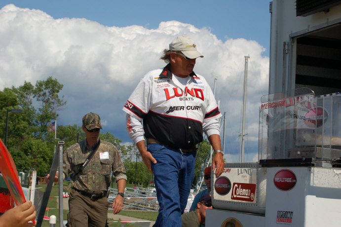 FC96CF19-CB70-4C6B-B44C-184E06040068