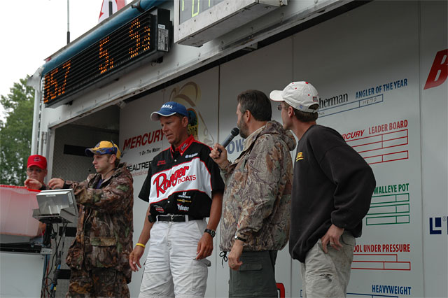 FC9EFE79-B3D7-4D06-92B7-3FD3B212DD6E