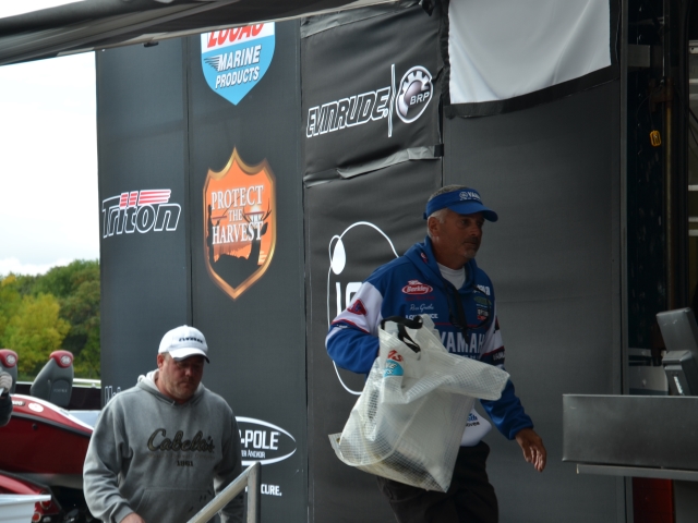 FCA5B4ED-EA2E-46A5-BCB4-CB24C4015646