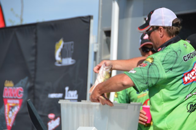 FCFD2140-D2C9-4412-B623-732F1F0313B2