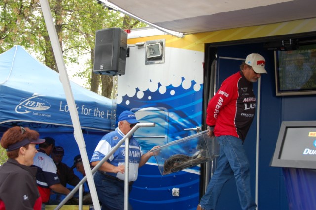 FD004968-0A19-46AA-8A05-86BADB85171E