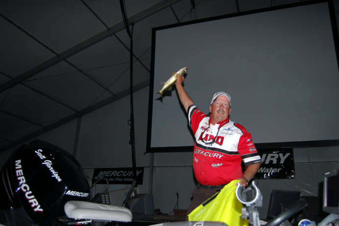 FD5BB065-EA80-41B2-9128-516DBD4ADE34