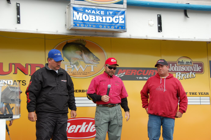 FDB0C79E-EE6B-463F-9C76-E35C2ED73FA7