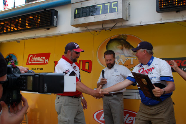 FDB75C63-0656-482D-90FE-BB8AA1FAB9B9