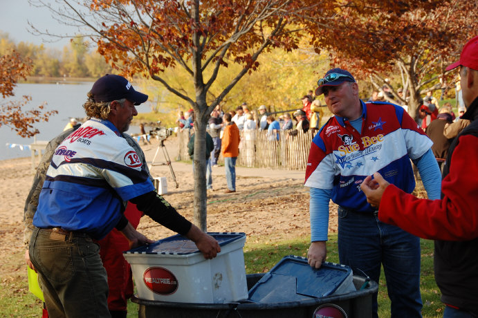 FDD993F6-59DB-4F87-B1BD-C4DC8E493C82