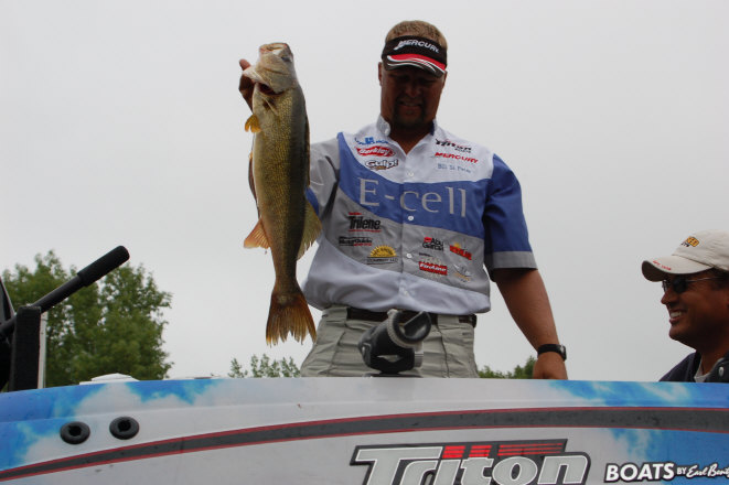 FE2F39E0-2730-4813-A9B8-B82FF56A3F3D