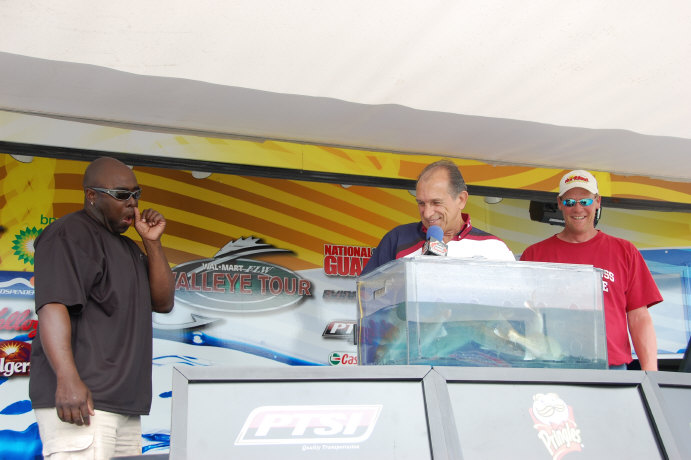 FEA1A4C1-395C-40A2-AE2C-8E0BEF23BD8D