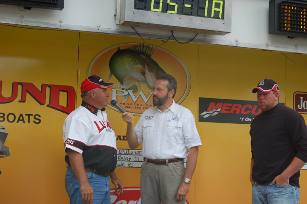 FF59800B-5B4F-40C9-AF04-EC4C3033E5E7