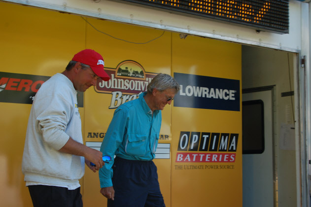 FF5AC5F2-8A69-4084-8E54-7CFFC3A588E5