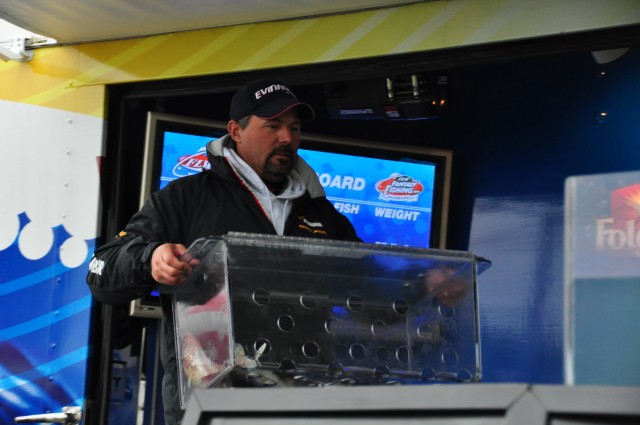 FFA73281-7944-49D8-94B6-2631199B8FF5