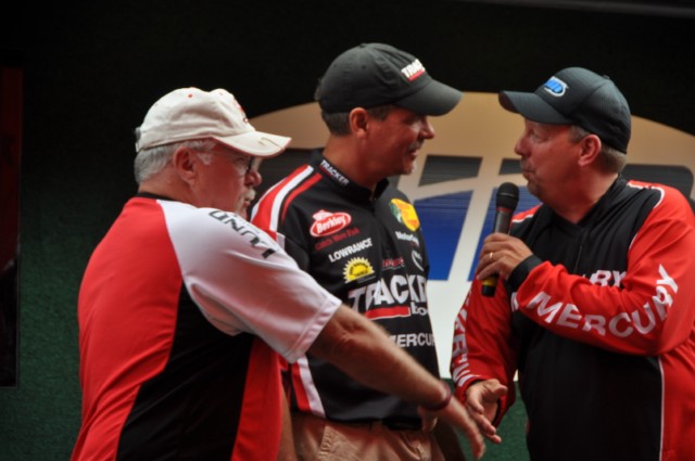 FFE4A7BC-B83A-4F1D-86A4-1F4800EFF629