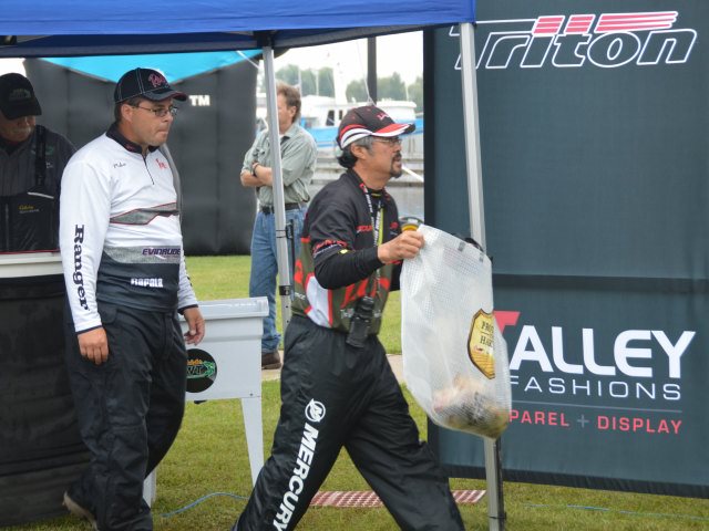 FFE94403-1C5F-4989-97F4-01DD48402CF5