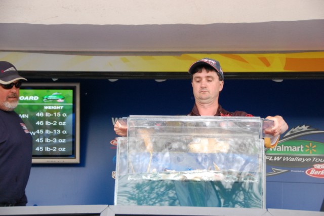 FFF2B82F-972D-48B4-B4F5-9CDED065BEF2