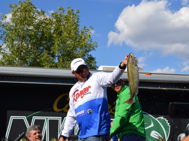 FFF3AFD3-5195-4F8F-B0FB-973F8751004F