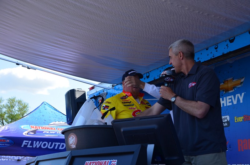 9BDCA8B5-BDFE-4880-AD23-6919194A59AB