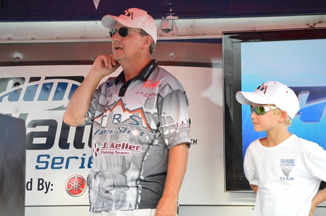 03323892-2B4C-4E44-AFFF-C1C6EC175575