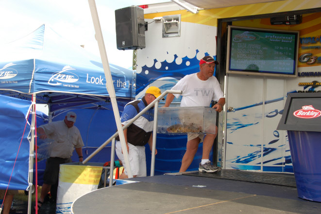 9CF1A4BB-F993-4D6D-80BD-0EF0FBA76707