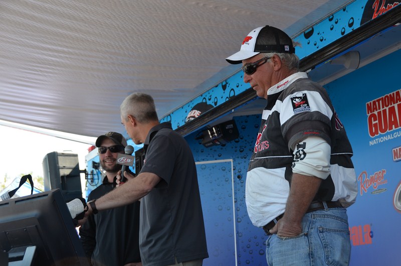 DBE04E54-0305-467F-9CC4-59C81C27DEF4