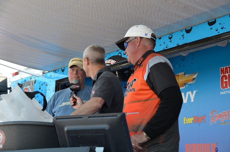 B83BD9AC-E619-434D-9006-8FE454A3B46F