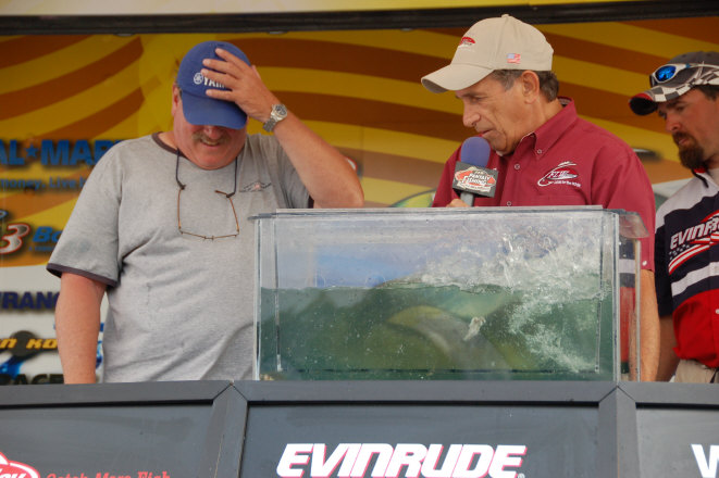 0F10FC0C-3136-4176-AAF1-8B0DA2F547A6