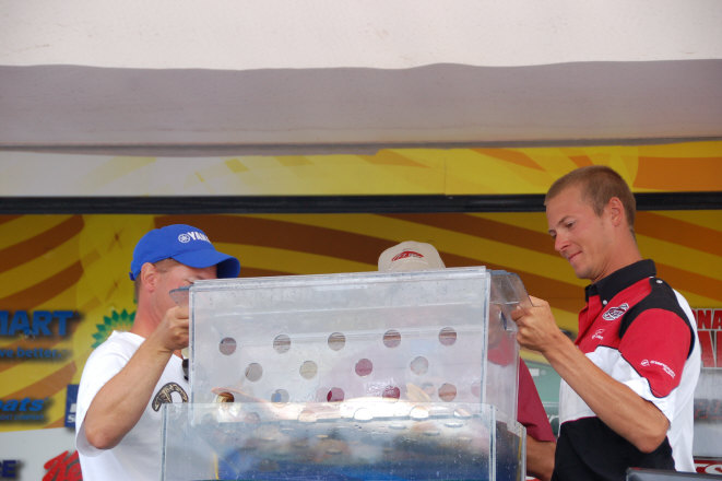 3A538860-18B2-4414-A5BF-6D03E4E28067