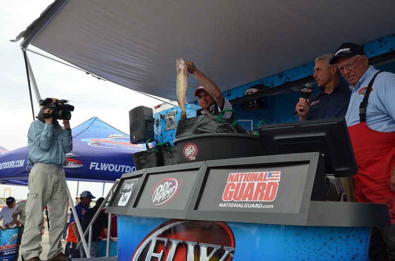 C2F27CDB-8582-41EC-85A6-26320C9F7AD2