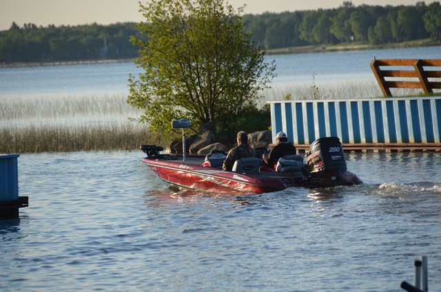 5452BA15-9314-4D4E-B8B1-AD796FB7DA06