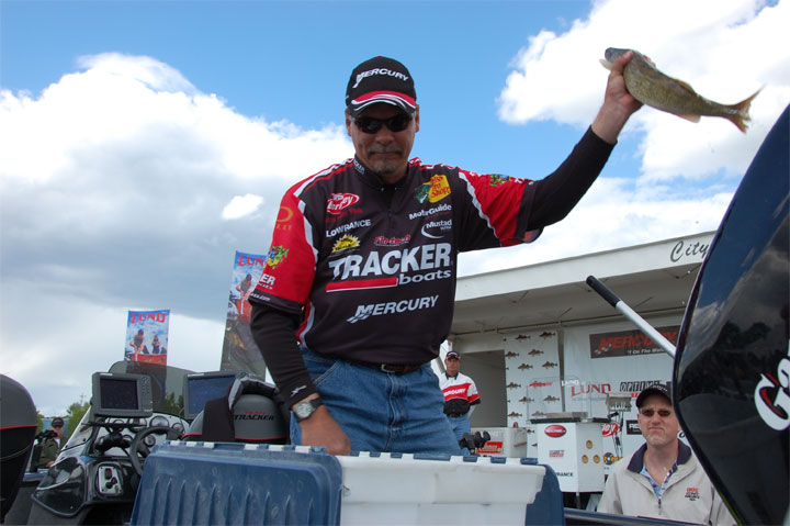 9B328536-FA6E-4F64-85E0-2A69EC0DB7F4