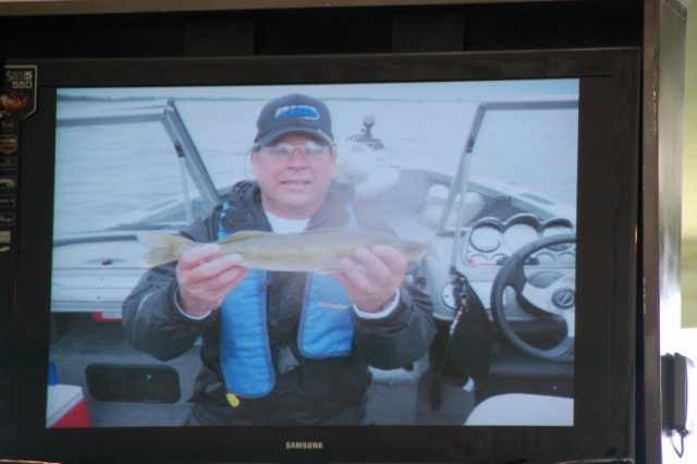 20E6D7BE-0899-4FF5-BEA1-16C78F97D3C7