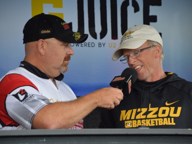 7C956A92-F30C-436D-B784-7B850A5915BA