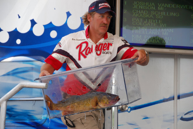 AE0DE253-9DAB-486C-A698-EC0EABA050F7