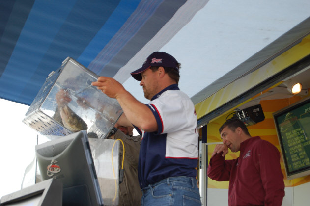 619EEDD2-15D2-45F2-A1AE-EBC23B1750FC