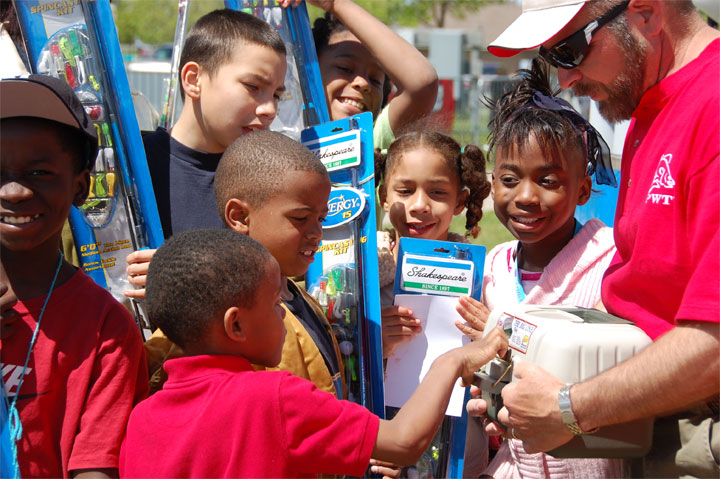 FA60F399-E13D-4B7C-BE24-F1FC12691435