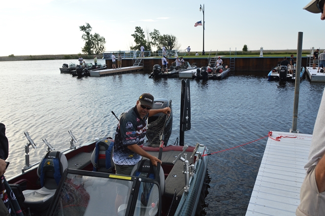 8E390420-FFF4-4747-86EF-3B3B79F1FD84