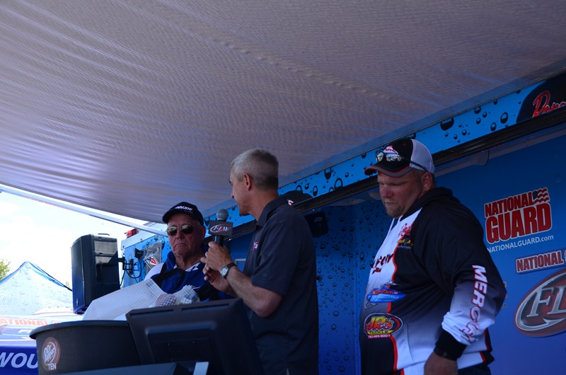 B2759196-B32B-4217-979B-5519F67CC9FC