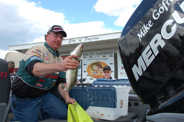 F49F272D-ED8B-44DD-A06A-D35C074F90CF