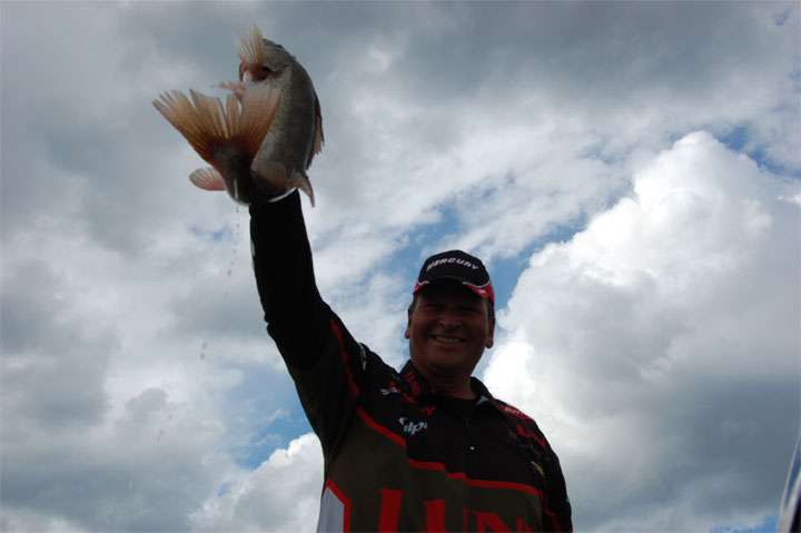 AFA6939F-E239-4BA6-8372-72DB373E7FEE