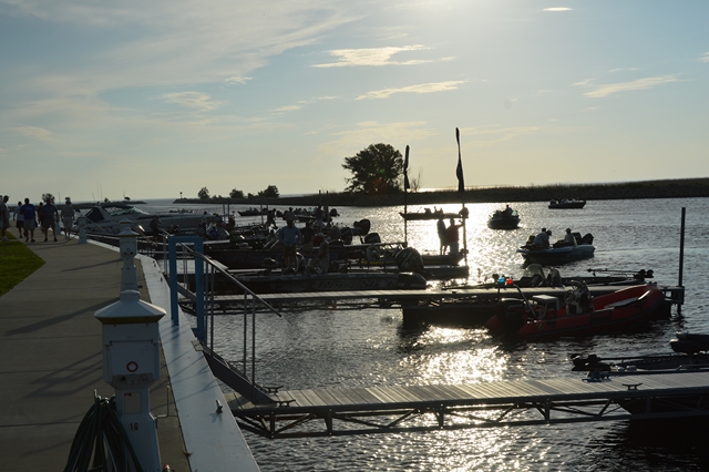 0EAF7094-6094-4789-9B1D-68A15AE44CEB