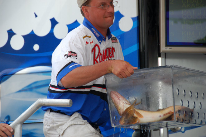 23569113-9D8F-4245-A2F6-804A582A5AA8